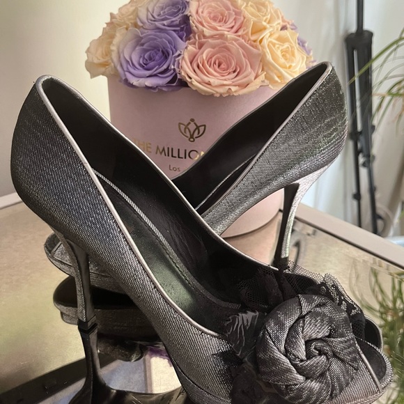 Limited Edition Peep Toe Heels Never Worn! Size 40. - Picture 2 of 11